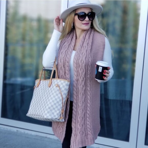 Blush Oversized Knitted scarf - Picture 4 of 6